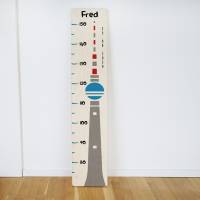 Messlatte aus Holz für Kinder, personalisiert mit Name, Messleiste individualisiert, Motiv: Fernsehturm Bild 6