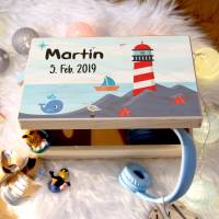 Erinnerungskiste Baby, Holz-Erinnerungsbox, personalisiertes Geschenk zur Geburt, Spielzeugkiste aus Holz, Maritim Bild 10