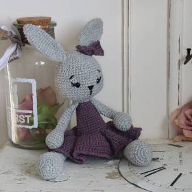 Hase Häkeltier Amigurumi, handgemacht, Hase im Kleidchen
