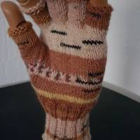 Handgestrickte Marktfrauenhandschuhe Bild 2