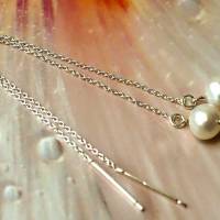 Weiße Perlen an Silber Einfädel Ohrkettchen Bild 2