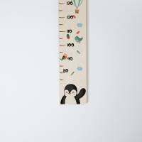 Holz - Messleiste für Kinder, personalisiert mit Name und Datum, Messlatte für Kinder, Motiv: Pinguin Bild 6