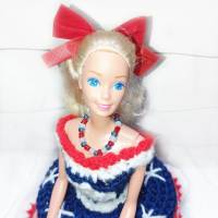 Lady Amerika, USA, Klorollenpuppe, gehäkelt, Versteck für die Klorolle Bild 6