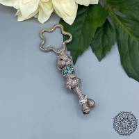 Paracord Schlüsselanhänger mit Perlen / Einfarbig Taupe / Metall Perlen Bild 1