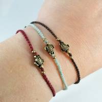 Schmales Makramee Armband mit Schildkröte in deiner Wunschfarbe Bild 6