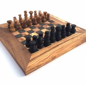 Schachspiel gerade Kante, Schachbrett Gr. M inkl. 32 Schachfiguren Handgemacht aus Olivenhoolz, hochwertig, Geschenkidee Bild 4