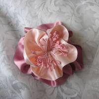 Rosa Kopfschmuck Haarklammer Satin Blume "Reve" für die Braut und festliche Anlässe Bild 1