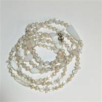 Lange Kette 122 cm weiß Süßwasserzuchtperlen Bergkristall und Glas weiße Eleganz als Geschenk für sie Bild 3