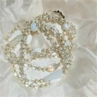 Lange Kette 122 cm weiß Süßwasserzuchtperlen Bergkristall und Glas weiße Eleganz als Geschenk für sie Bild 4