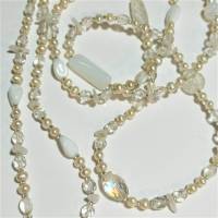 Lange Kette 122 cm weiß Süßwasserzuchtperlen Bergkristall und Glas weiße Eleganz als Geschenk für sie Bild 5