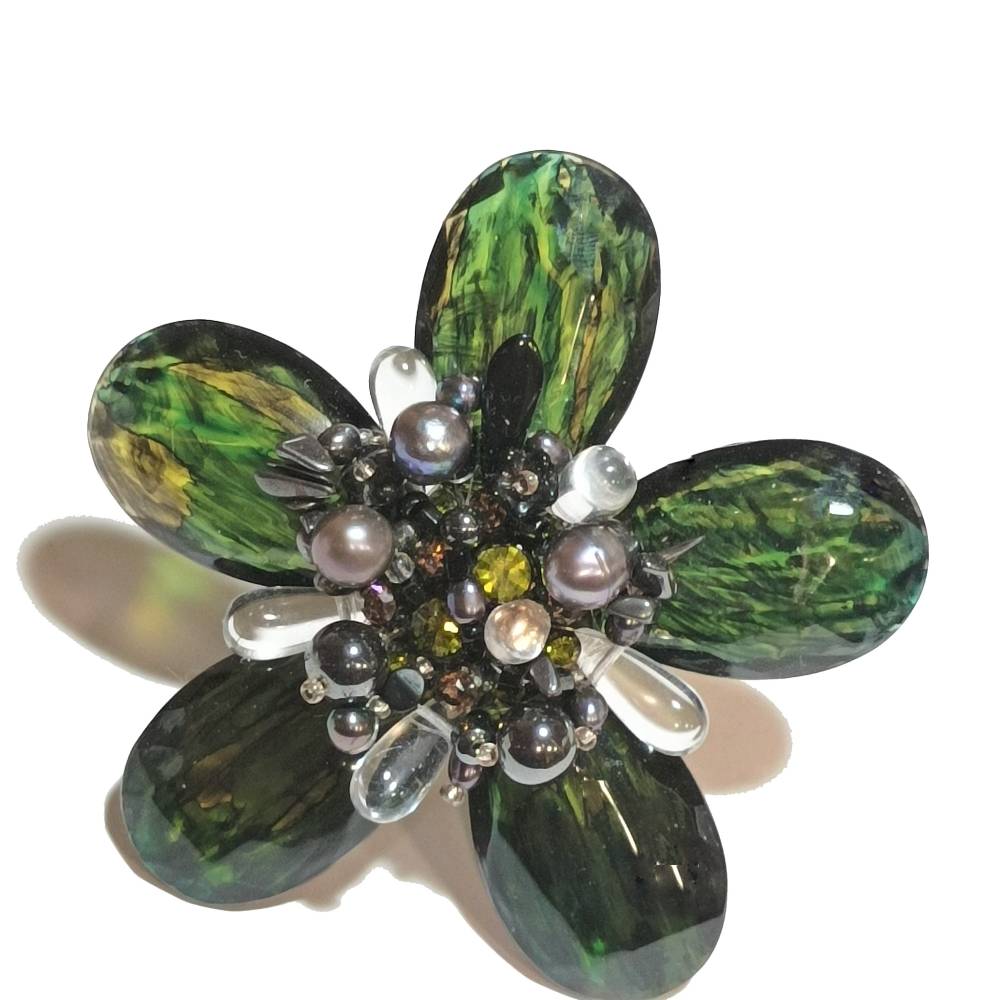 Große Brosche grün grau handgemacht mit schimmernden Perlen grau als funkelnde Blüte Weihnachtsgeschenk Bild 1