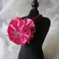 Festlicher Haarreif in Pink und Bordeaux mit opulenter Satinblume "Marthe" Bild 6