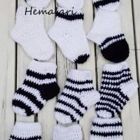 schwarz-weiße Adventskalender Söckchen * gehäkelt * 24 Socken * Weihnachtskalender Bild 4