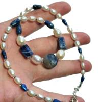 Perlenkette weiß handgemacht mit Sodalith und Lapslazuli blau Collier Weihnachtsgeschenk Kette Bild 3