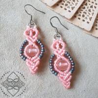 Ohrring-Paar mit zartrosa Erbeerquarz- und verschiedenen Glasperlen in rosa - 925 Silber - Makramee Bild 1