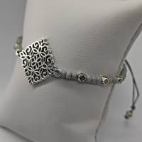 Freundschaftsarmband, Flechtarmband mit Verbinder aus Metall in silber und Miyuki Perlen auf grauem Garn, trendy Bild 4