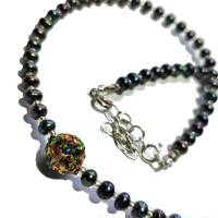 Extravagante Perlenkette in grau mit Focalperle in buntem Edelsteinmix handgemacht Collier bunte Kette Geschenk für sie Bild 2