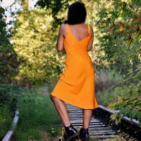 Seidensatin Kleid, Bias cut, Kleid mit Wasserfallausschnitt, Satin Kleid, Seidenkleid Orange, handgefärbt mit Pflanzen Bild 5