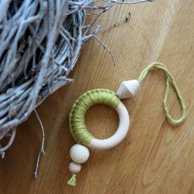 Makramee Weihnachtsschmuck - Weihnachtsbaum Anhänger (grün matt)