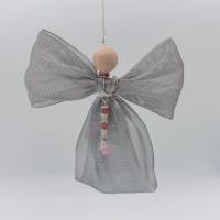 Engel aus silber glitzendem Schleifenband + Perlen, Weihnachten, Dekoration, Schutzengel, Geschenk, Baumschmuck Bild 1