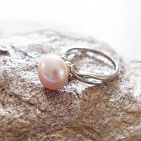 Klassischer Silberring mit großer rosa Perle Bild 1