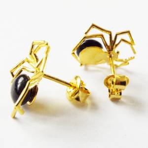 Spinne Ohrstecker gold, Geschenke für Sie, Kleine Spinne vergoldeter Silber Ohrringe, Schmuck Weihnachtsgeschenk Bild 3