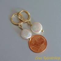 Minimalistische kleine Kreolen mit schimmernden Münz Perlen Bild 4