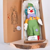 Handgefertigte gehäkelte Puppe Clown "MALEK" aus Baumwolle Bild 2