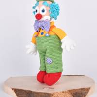 Handgefertigte gehäkelte Puppe Clown "MALEK" aus Baumwolle Bild 4