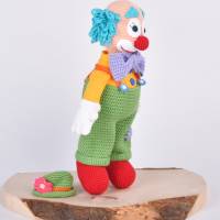 Handgefertigte gehäkelte Puppe Clown "MALEK" aus Baumwolle Bild 8