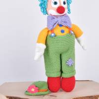 Handgefertigte gehäkelte Puppe Clown "MALEK" aus Baumwolle Bild 9