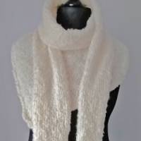 Schal und Tuch in einem, gestrickt aus wollweißer Alpacawolle für Damen Bild 4