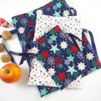 blaue Geschenkbeutel im 3er-Pack mit Skandinavischen Sternen | Geschenkverpackung aus Stoff | Wendebeutel Bild 6