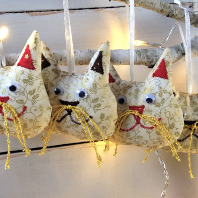 4er-Set Katzen Weihnachtsdeko weiß gold braun rot