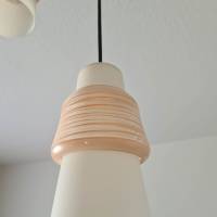 50s Hängeleuchte Lampe mit 5 Glasschirmen und Ring aus rosa Fadenglas Bild 5