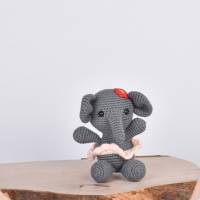 Handgefertigter und gehäkelter Elefant LILLY aus Baumwolle, Kuscheltier, für Kinder Bild 1