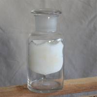 altes Apothekenglas mit Glasstöpsel Bild 3