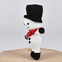 Handgefertigte gehäkelte Puppe Schneemann "OLAF" aus Baumwolle, Kuscheltier, für Kinder, Weihnachtsdeko Bild 2