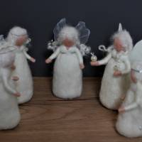 Engel aus Schafwolle - Silberreif - Löckchen Bild 4