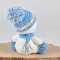 Handgefertigte gehäkelte Puppe Schneemann "RÜDIGER" aus Baumwolle, Kuscheltier, für Kinder, Deko Bild 6