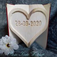 Herz mit Datum - Hochzeit, Liebe, Geschenk - Gefaltetes Buch Bild 2