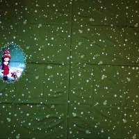 French-Terry-Panel Weihnachtsmädchen mit Hase von Glünz, grün mit Punkten, Schneeflocken, 1,05 x 1,50m Bild 1