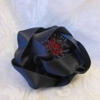 Dunkelblauer Kopfschmuck Haarklammer Satin Blume "Nuit" für festliche Anlässe Bild 5
