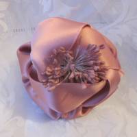 Rosa Kopfschmuck Haarklammer Satin Blume "Chérie" für die Braut und festliche Anlässe Bild 1