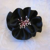 Schwarze Haarblume Trauer Kopfschmuck Haarklammer Satin Blume "Noir" für festliche Anlässe Bild 1