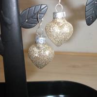 Weihnachtskugel-Ohrringe, Christbaumkugeln, Weihnachtskugeln, Ohrringe Herzen gold glitzer Bild 1