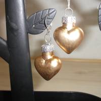 Weihnachtskugel-Ohrringe, Christbaumkugeln, Weihnachtskugeln, Ohrringe Herzen gold matt Bild 1