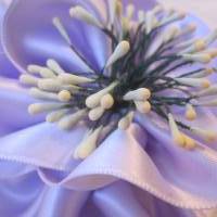 Fliederfarbene Haarklammer Satin Blume "Janine" für die Braut und festliche Anlässe Bild 2