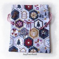 Weihnachtsbeutel, Nikolausbeutel, Geschenksäckchen mit Kordelzug in weihnachtlichen Farben Bild 1