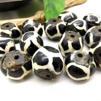 7 große Batik Bone Perlen - schwarz weiß - Knochenperlen aus Kenia Bein Bild 4